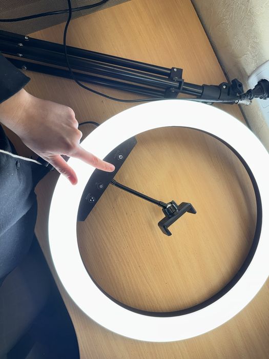 Лампа кільцева 45 см. зі штативом