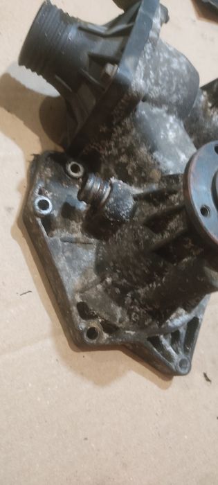 Помпа bmw e39 e38 e34 e32 м60/62