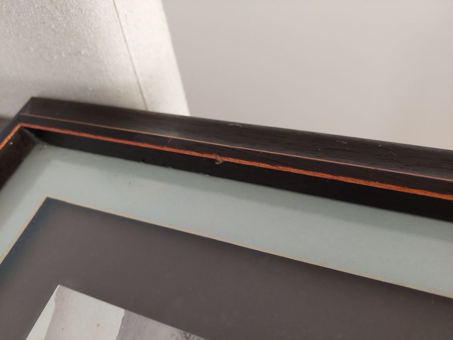 Quadro rectangular em tons de castanho