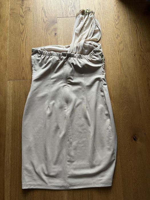 Piękna beżowa sukienka wieczorowa z brylancikami S