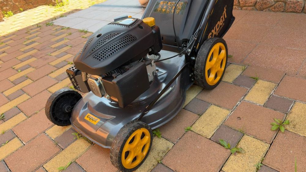 Бензинова газонокосарка Expert Garden DY180-135SB-05