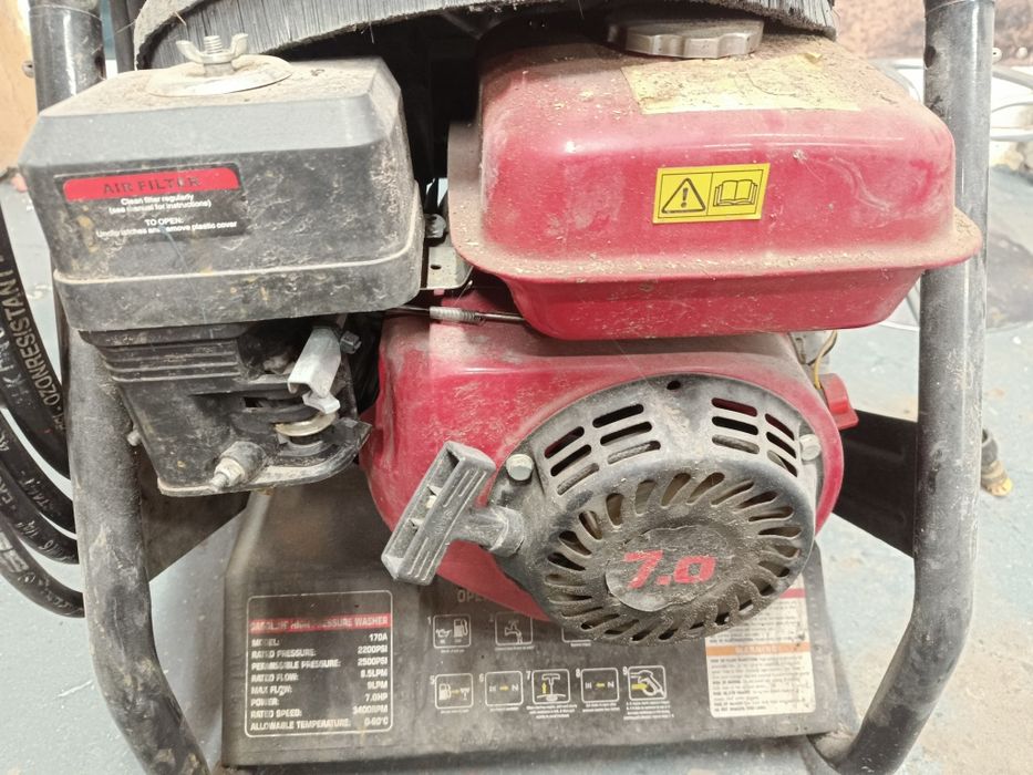 Myjka ciśnieniowa spalinowa do naprawy