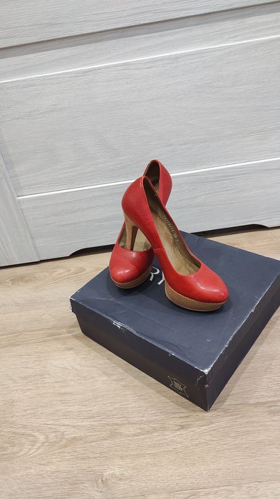 Buty damskie skórzane czerwone czółenka baleriny półbuty 38/39 Ryłko