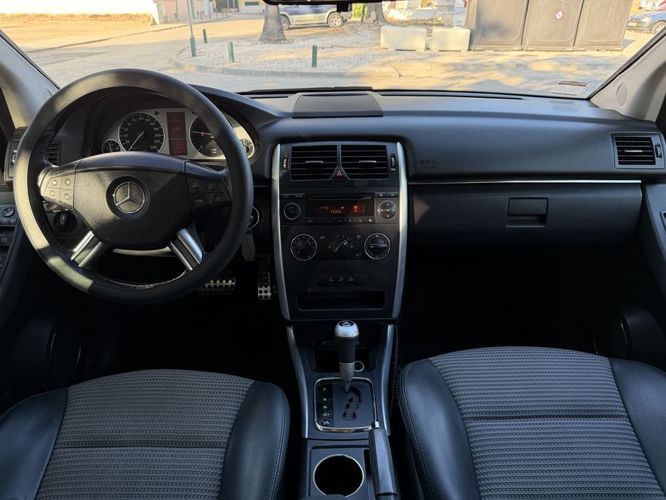 Mercedes-Benz B200 automático