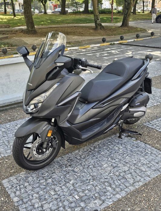 Honda Forza 125 como nova