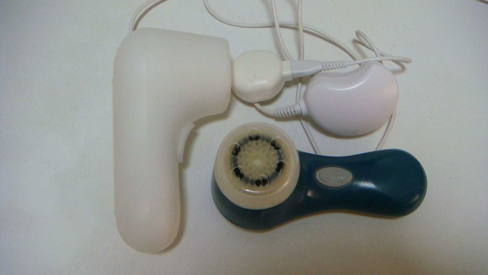 Прибор по уходу за кожей лица Clarisonic Mia 2