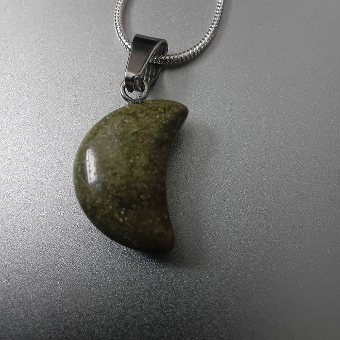 Fio em Prata  com Epidoto  Meia Lua