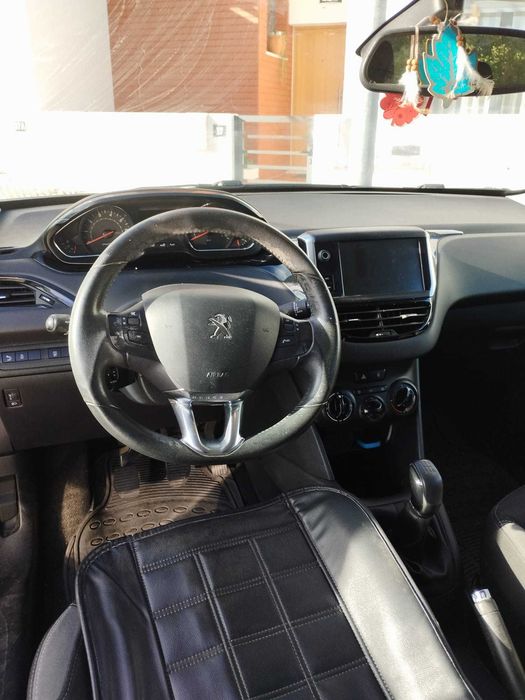 Baixa de Preço — Peugeot 208 1.2 VTi • 2015 NOVO PREÇO: 7500 €