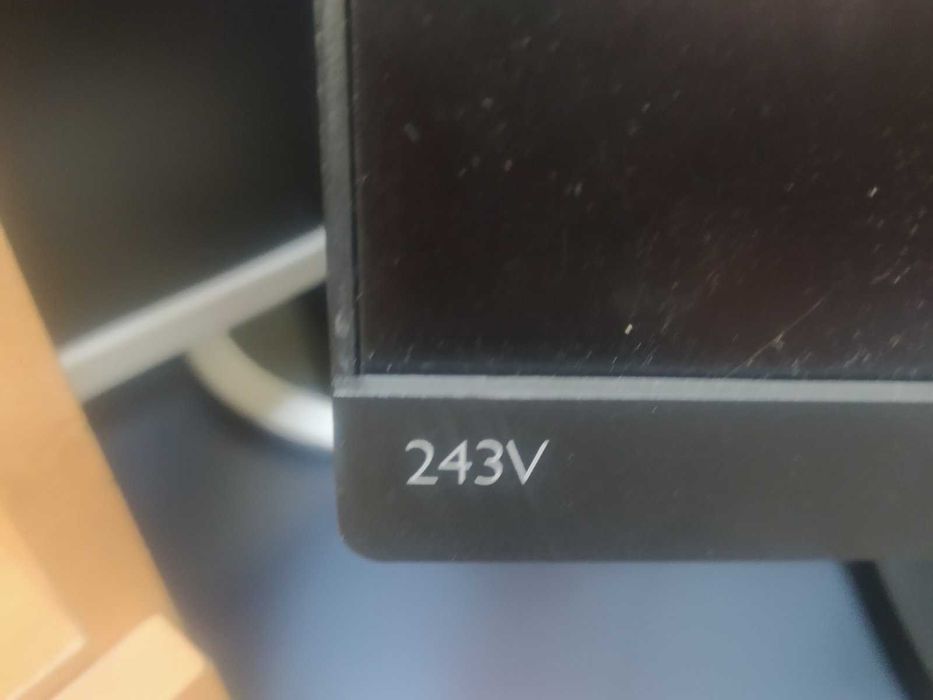 Монітор Philips V243 б/в ідеальний стан