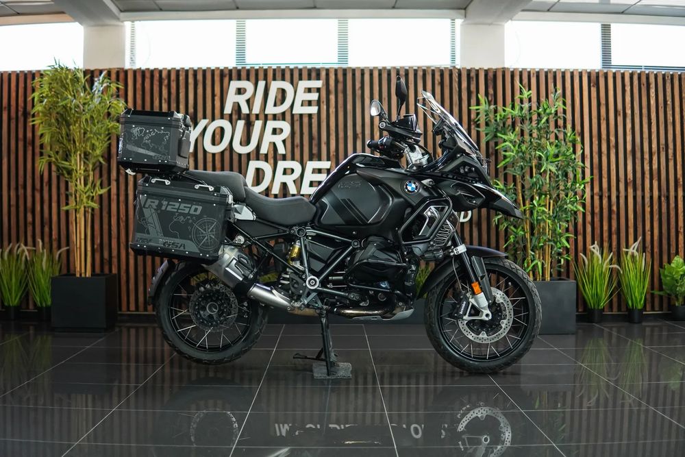 BMW R 1250 GS Adventure TRIPLE BLACK 4 Packs