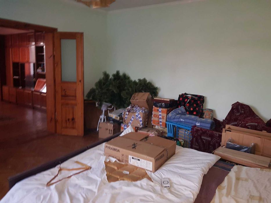 Житловий будинок та земельна ділянка 7,9 сот. м. Кам'янка-Бузька