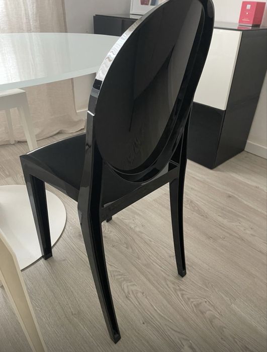 Cadeiras Ghost Kartell by Philippe Starck e Mesa oval - NOVAS