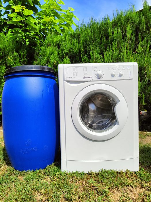 Пральна машина з баком