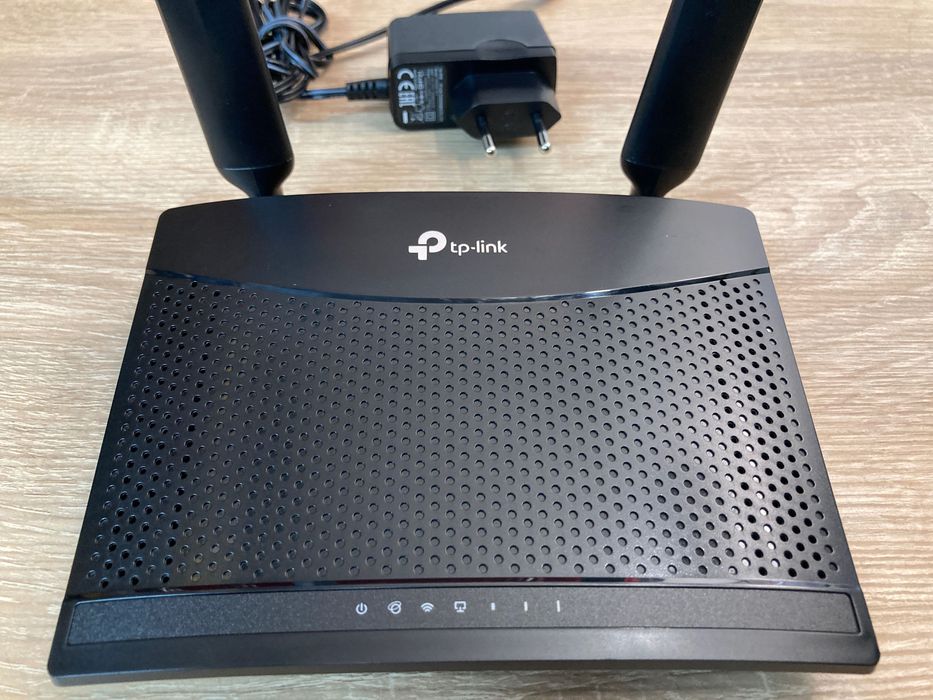Wi-Fi  роутер  TP-LINK  TL-MR100  / слот для   SIM - карти