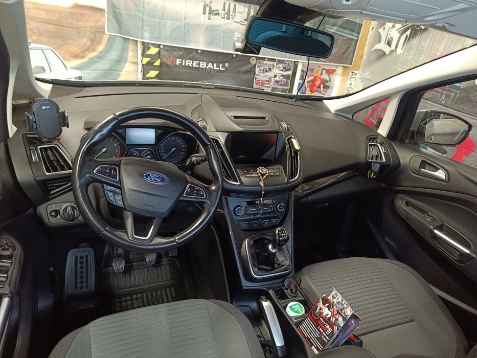 Czyszczenie tapicerki samochodowej , polerowanie  reflektorów