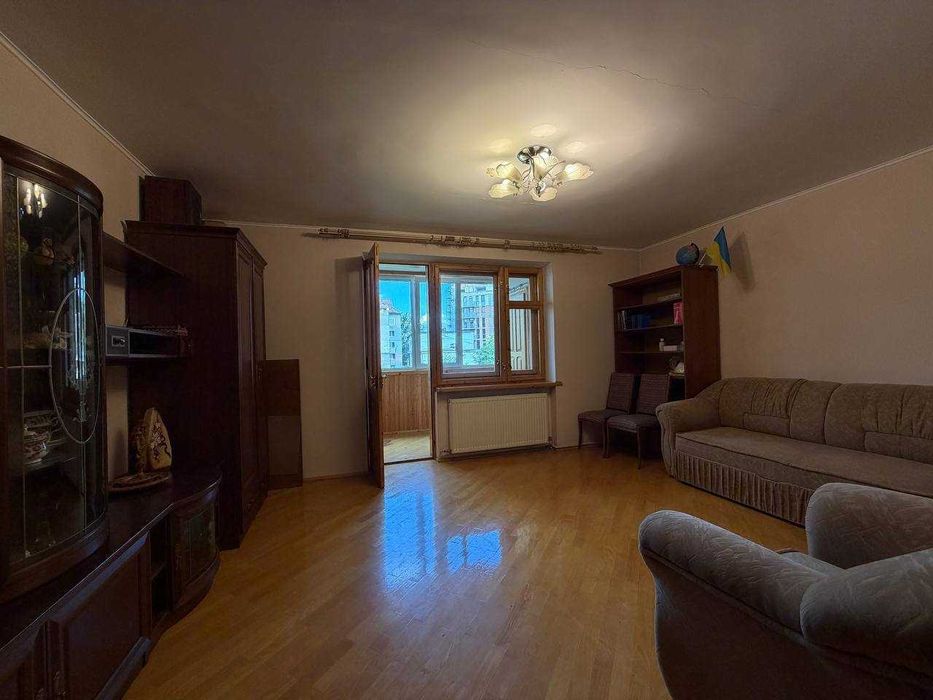 Продаю 3к.квартиру біля парку