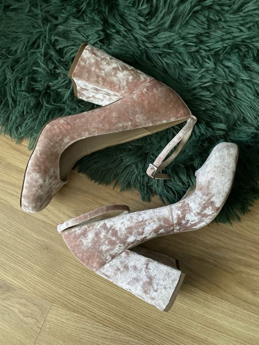 Buty na grubym obcasie, rozmiar 38