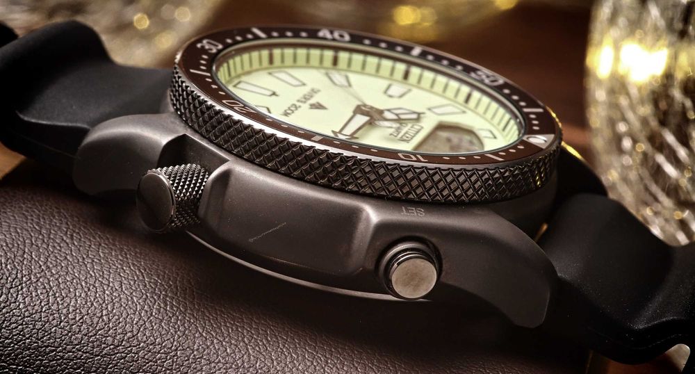 Citizen JP2007-17W Aqualand Full Lume Diver 200 m Głębokościomierz