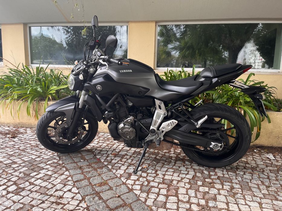 Yamaha MT-07 toda original (irrepreensível)