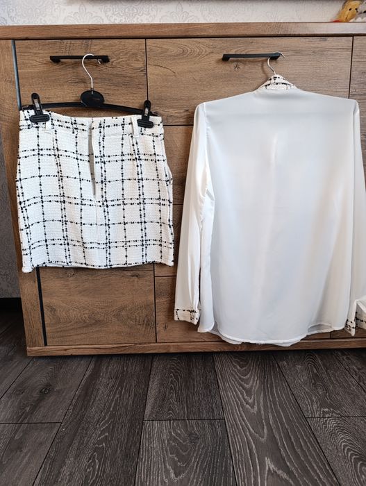 Стильний жіночий костюм