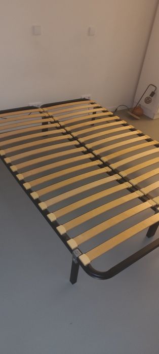 Cama sem colchão