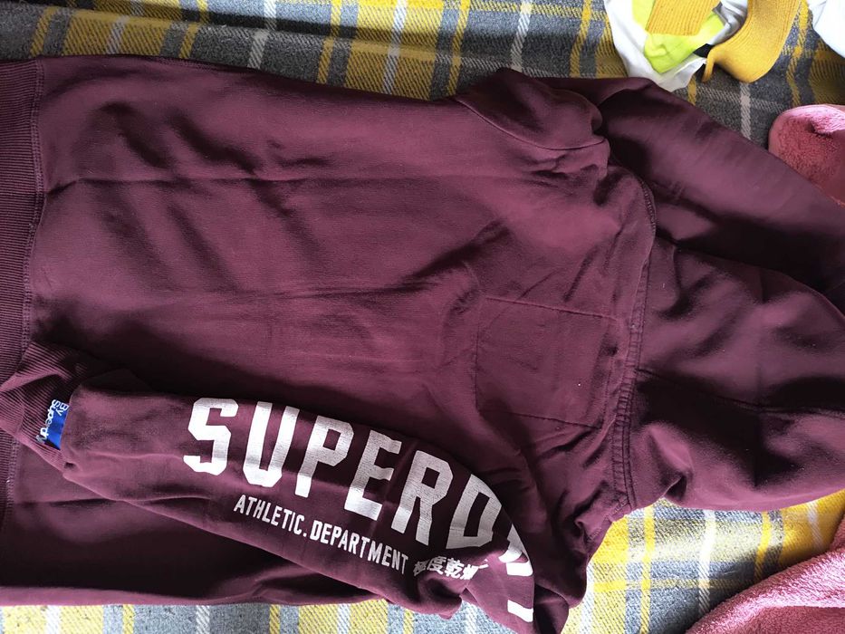 bordowa bluza Super Dry