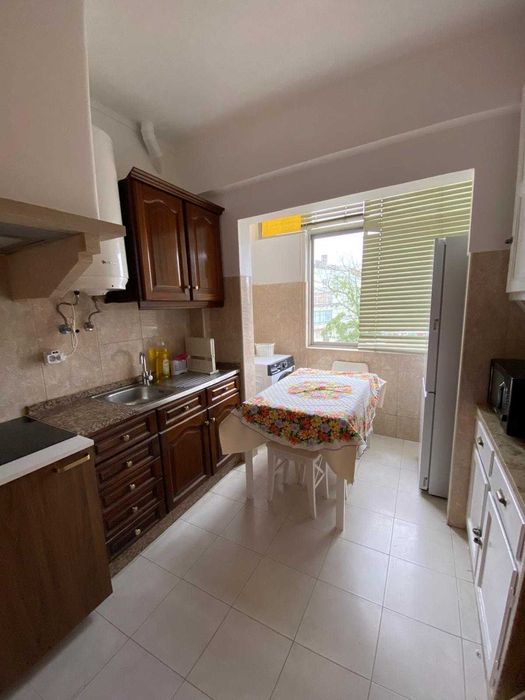 Arrendo quarto para ESTUDANTES Amadora