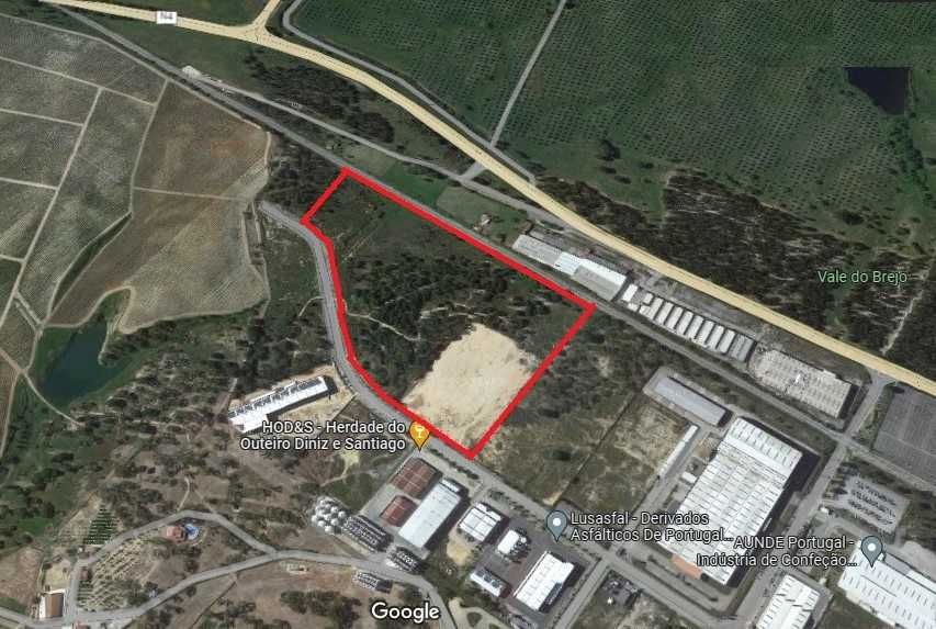 Lote industrial com 93.365 m2 no Parque Industrial de Vendas Novas.