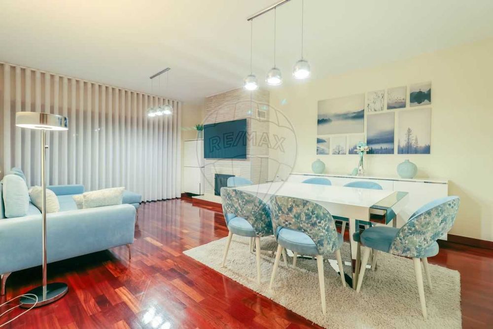 Sala completa - sofa e mesa 6 cadeirões + aparador e móvel de canto