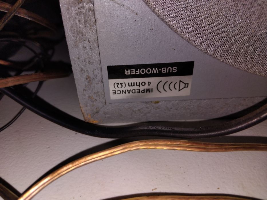 Dvd e sistema de som com SuB - woofer