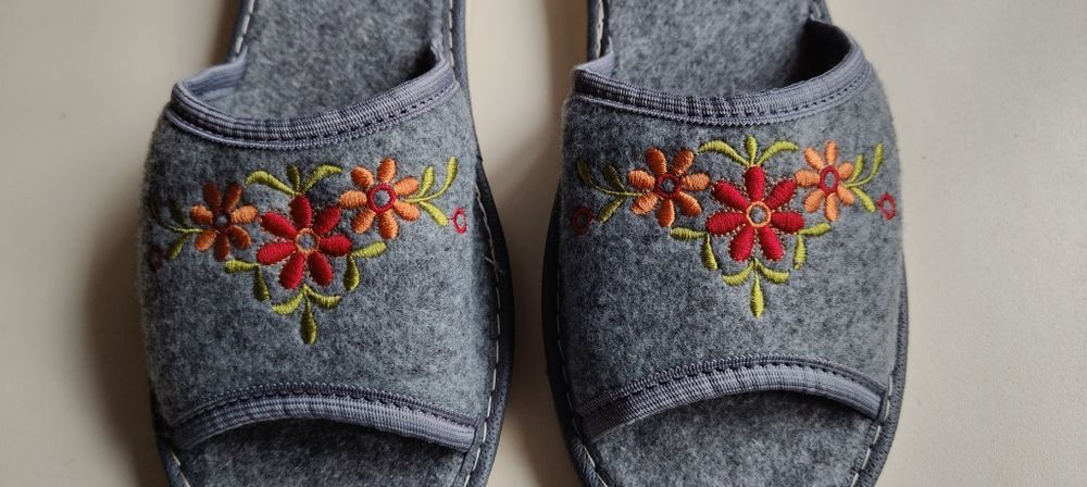 Pantofle kapcie damskie filcowe