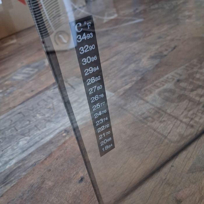 акваріум 30см ширина ,25см дліна  ,висота 30 см