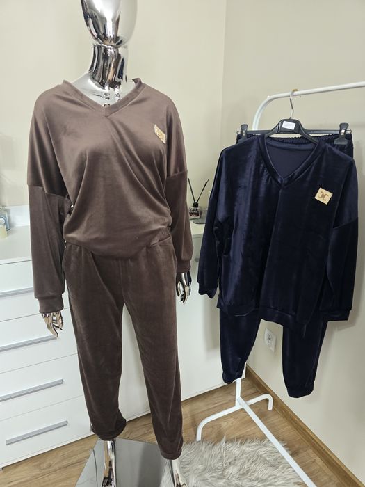 Dresy damskie welurowe