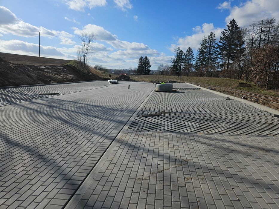 Utwardzenie dróg,wjazdy, ukladanie plyty jumbo/ yomba  ,roboty drogowe