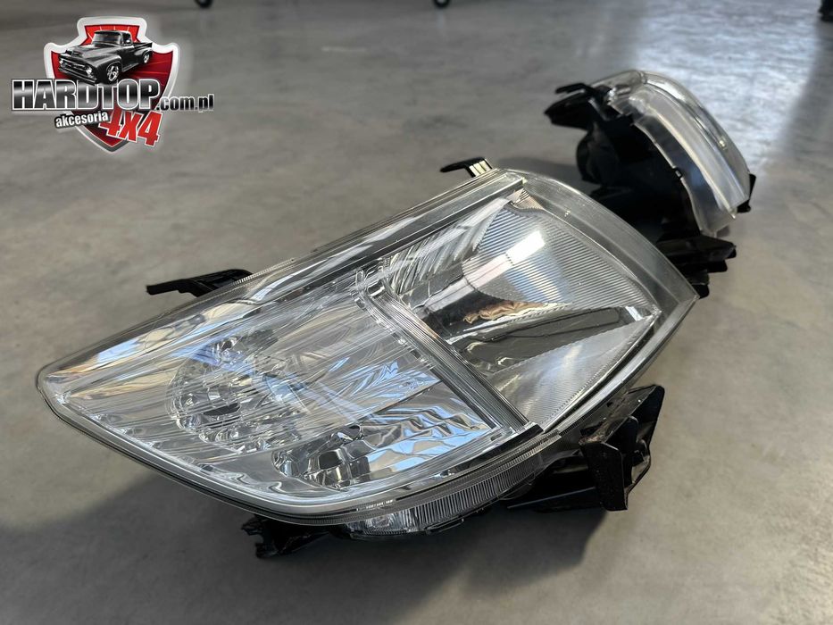 Lampa Oryginalny Reflektor Przedni Toyota Hilux (2011 - 2015) PRAWA
