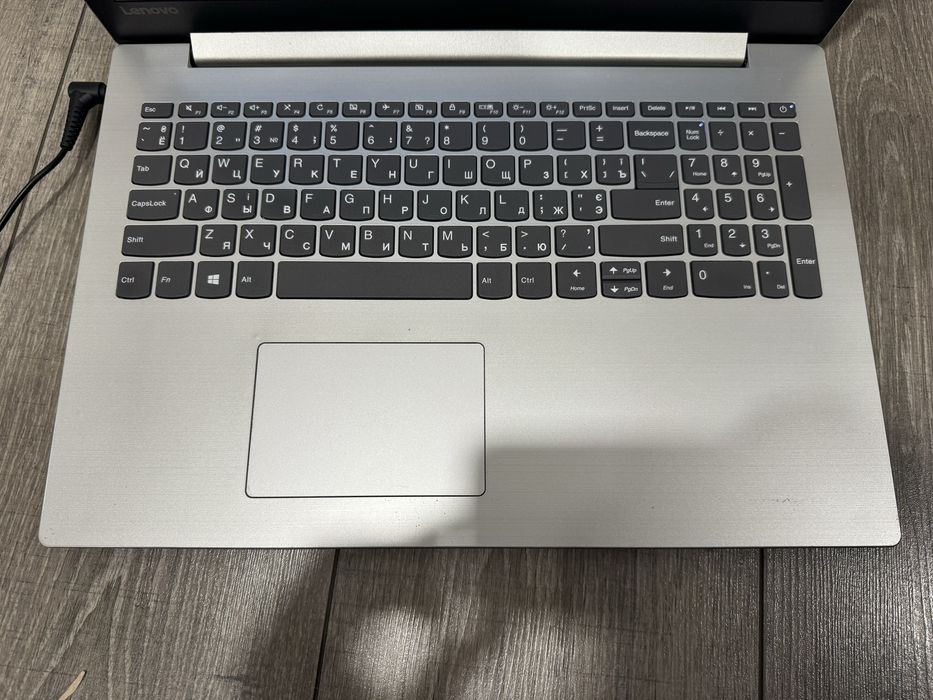 Ігровий ноутбук. I5 7200u, MX110, 8Gb DDR4. SSD240Gb, HDD320Gb.