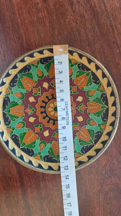 Conjunto de bases decorativas em metal esmaltado – estilo mandala