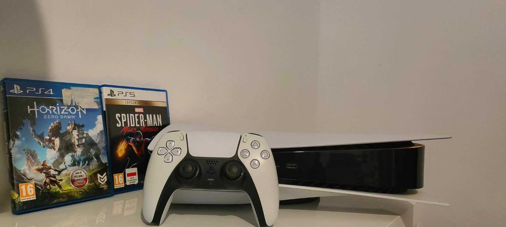 PlayStation 5 PS5 z napędem + pad + 2 gry (Spider-Man, Horizon)