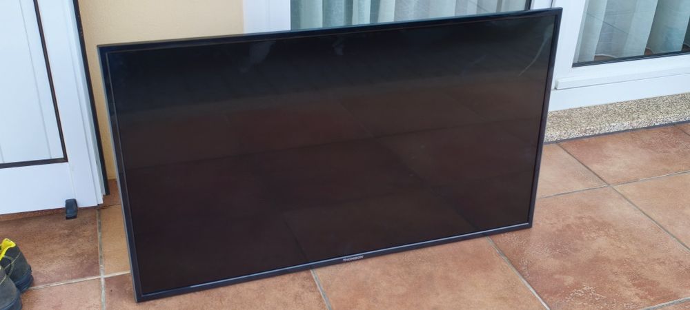 Televisão Thomson para peças / reparar