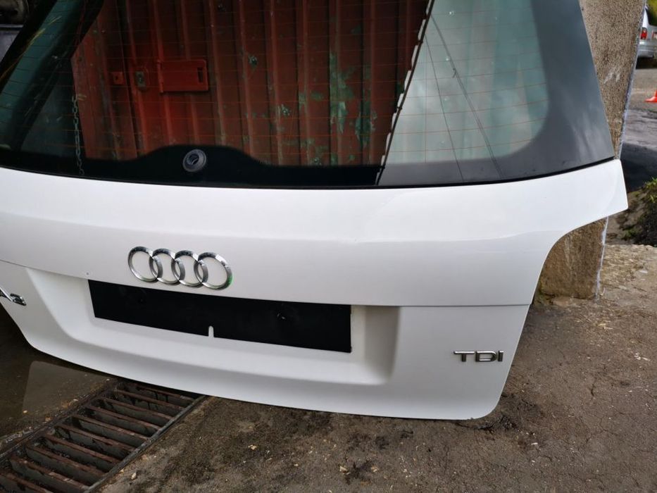AUDI A3 8P SPORTBACK 3 PORTAS TAMPA MALA - M208