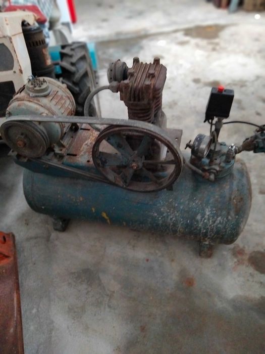 Compressor trifásico São Felix da Marinha • OLX Portugal