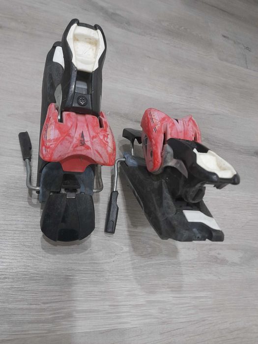 VENDO Fixações de skis Dynastar - Só 15 eur