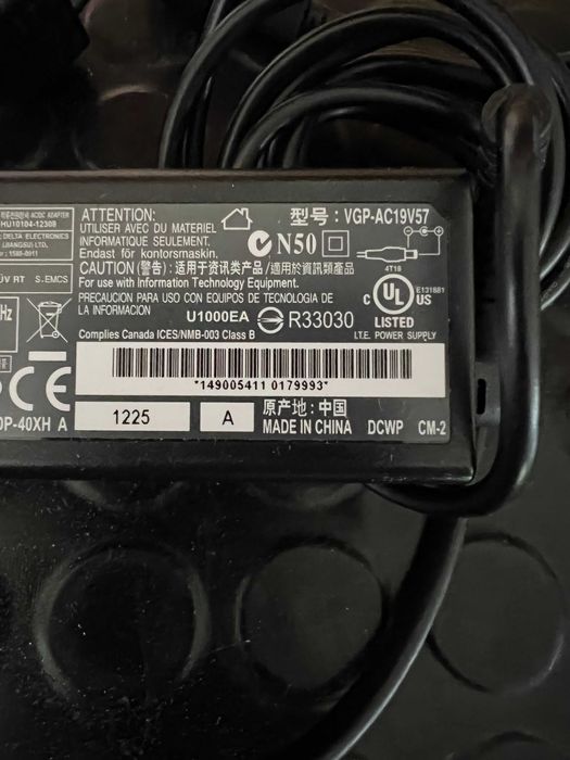 Adaptador Ac/Dc para Sony VGP-AC19V57 e Alimentador Camera HI8 AC-L10B