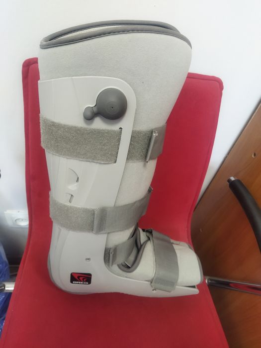 Срочно!!!Пневматичний ортопедичний чобіт Breg.