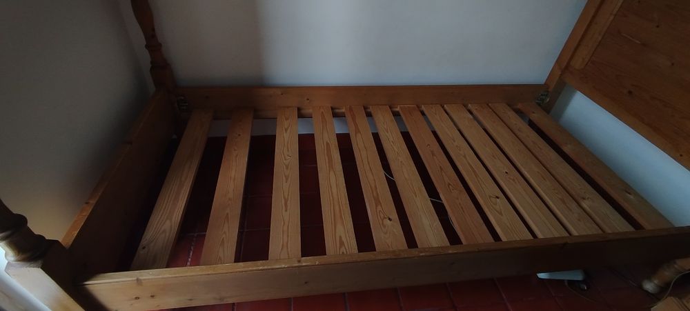 Cama Dossel de corpo e meio