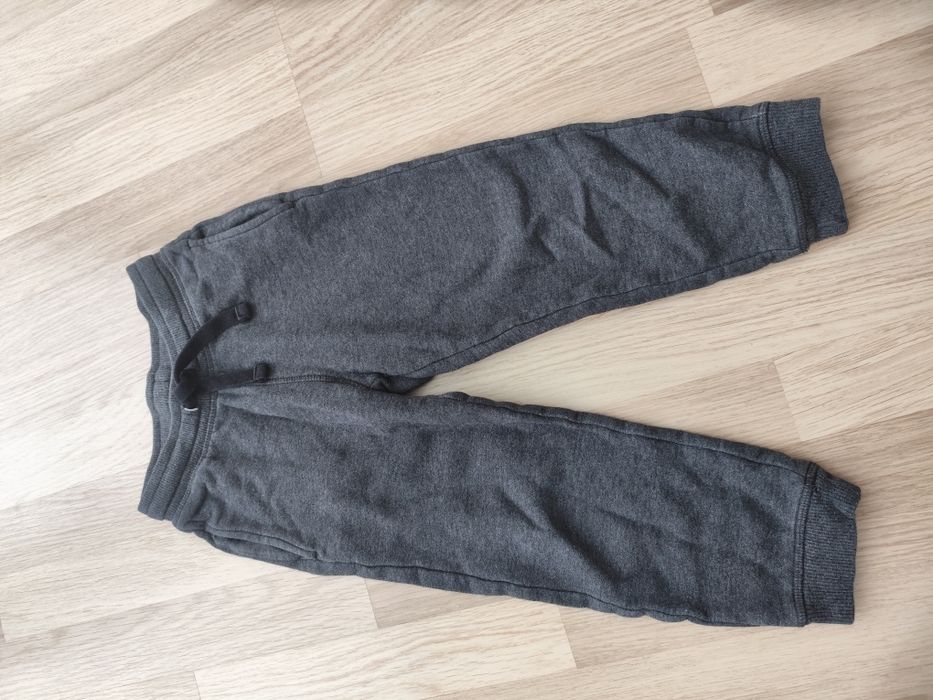 Spodnie dresowe rozmiar 110