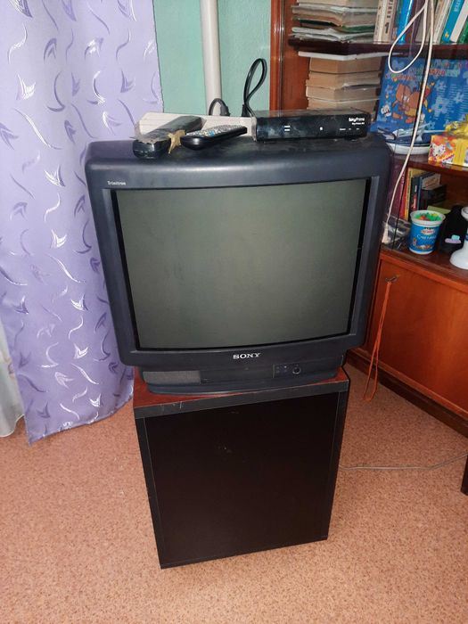 Телевизор бывший в работе.