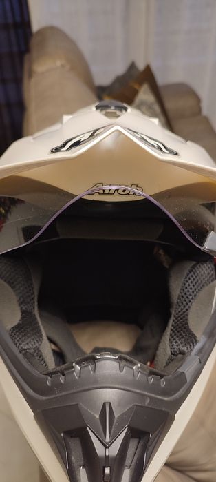 Capacete Airoh branco rigorosamente novo
