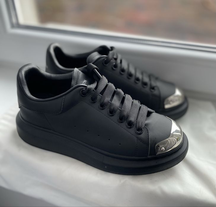Alexander McQUEEN продаю