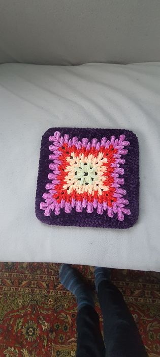 Чохли на табуретку в'язані